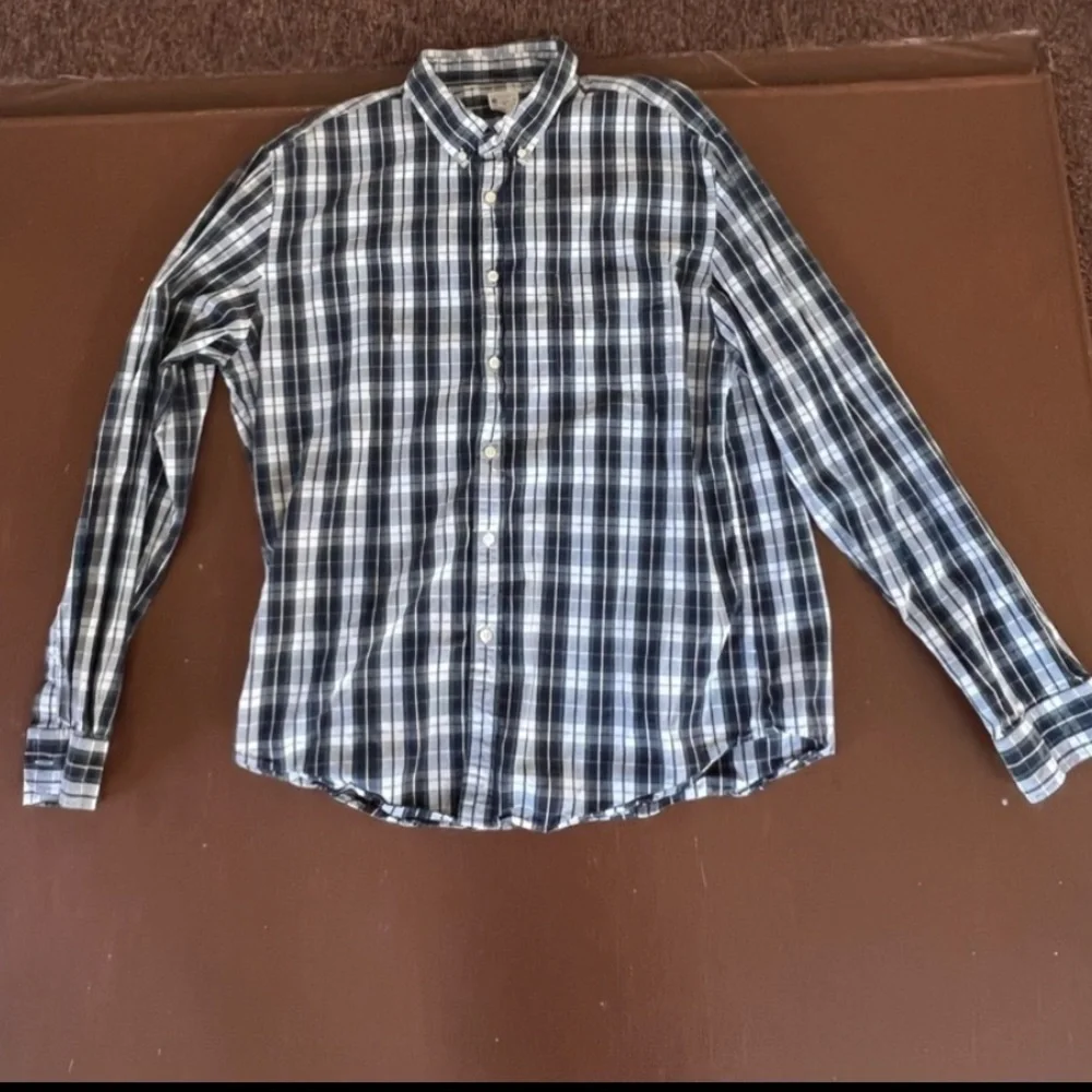 J.Crew plaid button down long sleeved shirt. Men’s XL